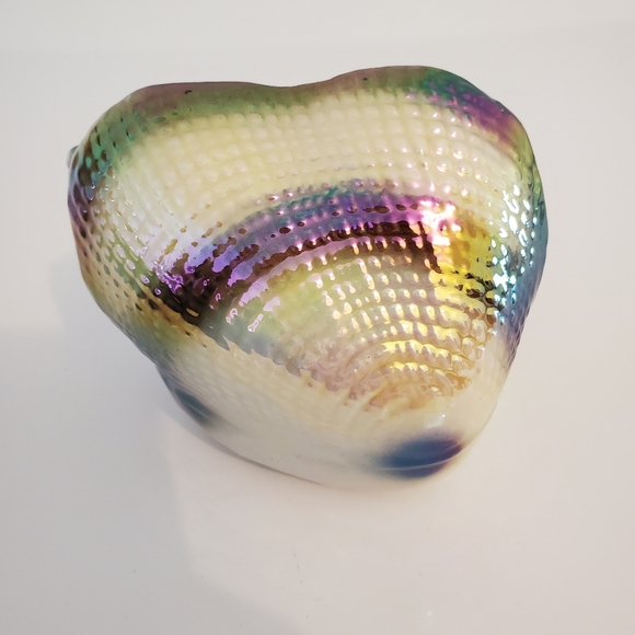 Vintage Iridescent Dolphins In a Clam Shell Figurine - Picture 4 of 6